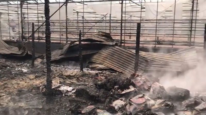 Při požáru ve sklenících u Moskvy uhořelo osm lidí
